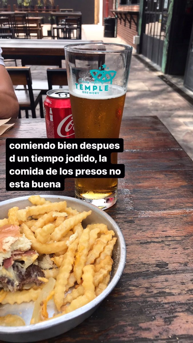 Nose quien es mas boludo, si yo subiendo esto o mis amigas que pensaron que era real🙃🙃 +👇🏽