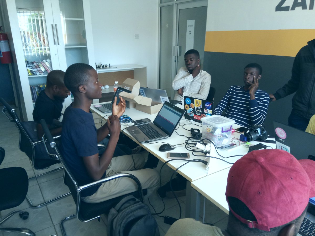 mwanzabj's tweet image. @progateEN is now a powerhouse platform for intuitive programming. Making the art of learning how to code feel like baby class tasks. We started a journey @CavendishUniver here medium.com/progate/introd… And this year, we'll accelerate it through the entire nation.
#MotivatedDev 😊