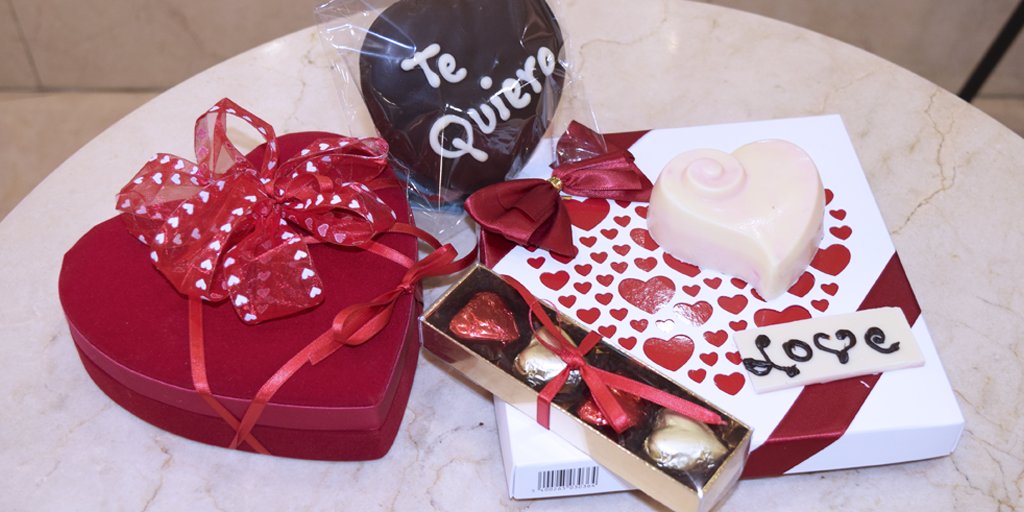 BurgosAlimenta's tweet photo. 💘¡Este domingo es #SanValentín!
🍓¿Qué tal un corazón de mousse de fresa con cobertura de chocolate blanco para esa persona especial?
¡O un 🦔 para regalarte a ti mismo!
☕️Pastelería Cafetería #Silma 📍C/San Pablo, 7 #Burgos https://t.co/6AsVTODmxq