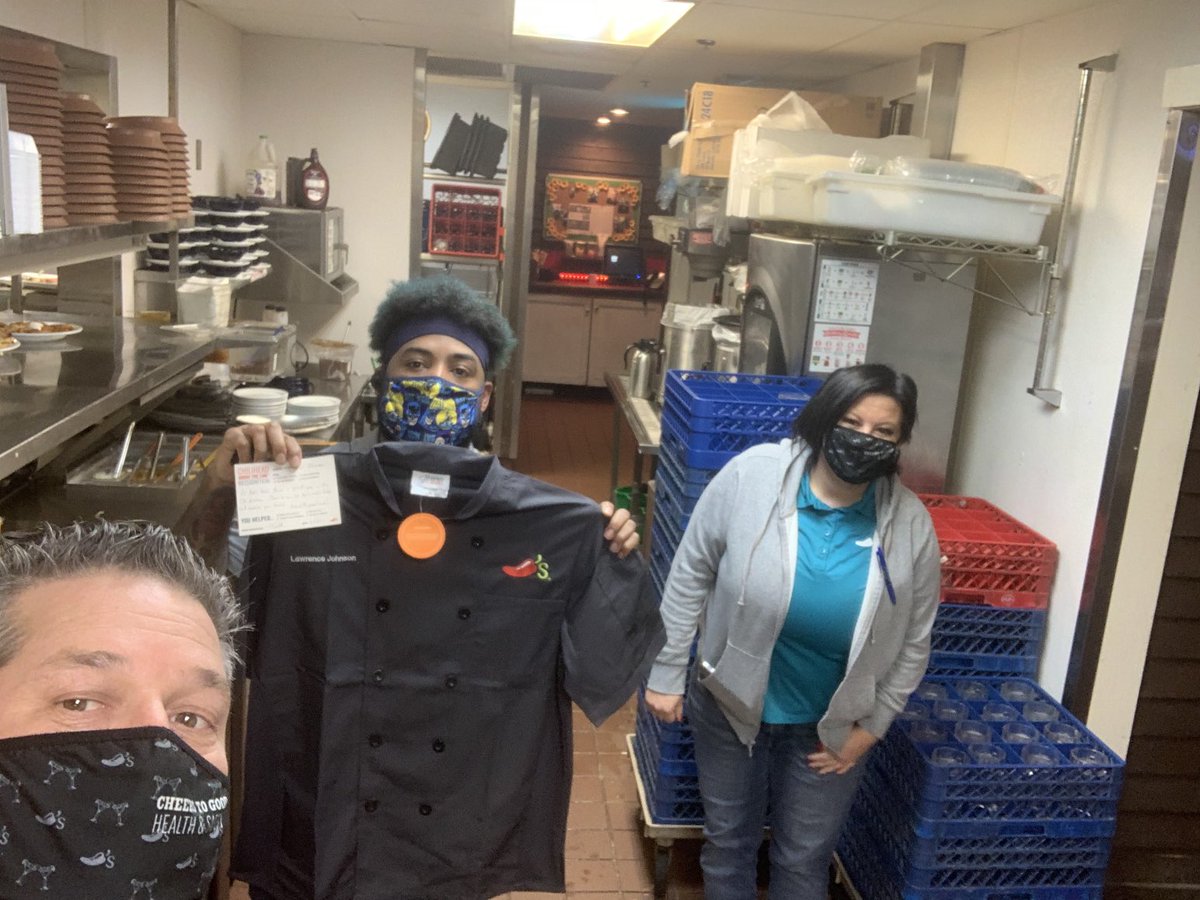 Hats off to our newest CSL in Arnold Missouri!! Lo Johnson!! Watching Lo grow has been an amazing journey. Helping him understand the systems with great leaders and teaching him how to lead himself. #chilislove ⁦<a href="/DingmanAdam/">Adam Dingman</a>⁩ ⁦@Cara_Destinlife⁩