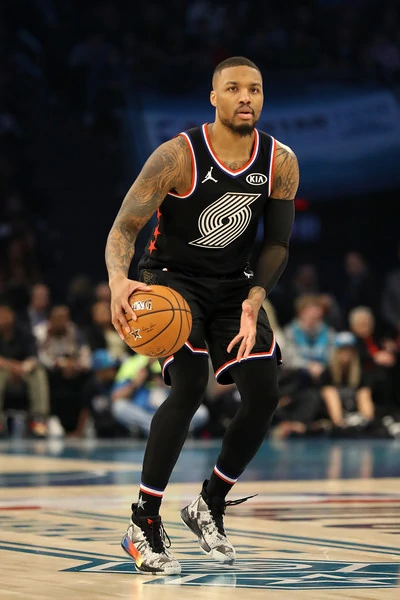 joesimonssays's tweet photo. Checked with several local officials and it turns out the best way to stay safe this weekend during the snowstorm is to vote @Dame_Lillard for #NBAAllStar https://t.co/n06OzJGUp5