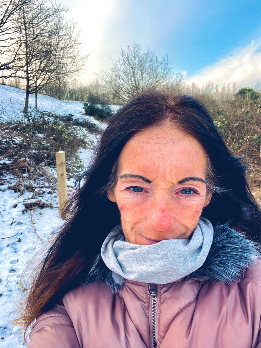 gaynorh1975's tweet photo. Lovely snowy walks and yoga routines this week with no running but Iβm really itching to get back out there....I feel like a coiled spring #restrecovery β€οΈ https://t.co/wBNdNNY9n5