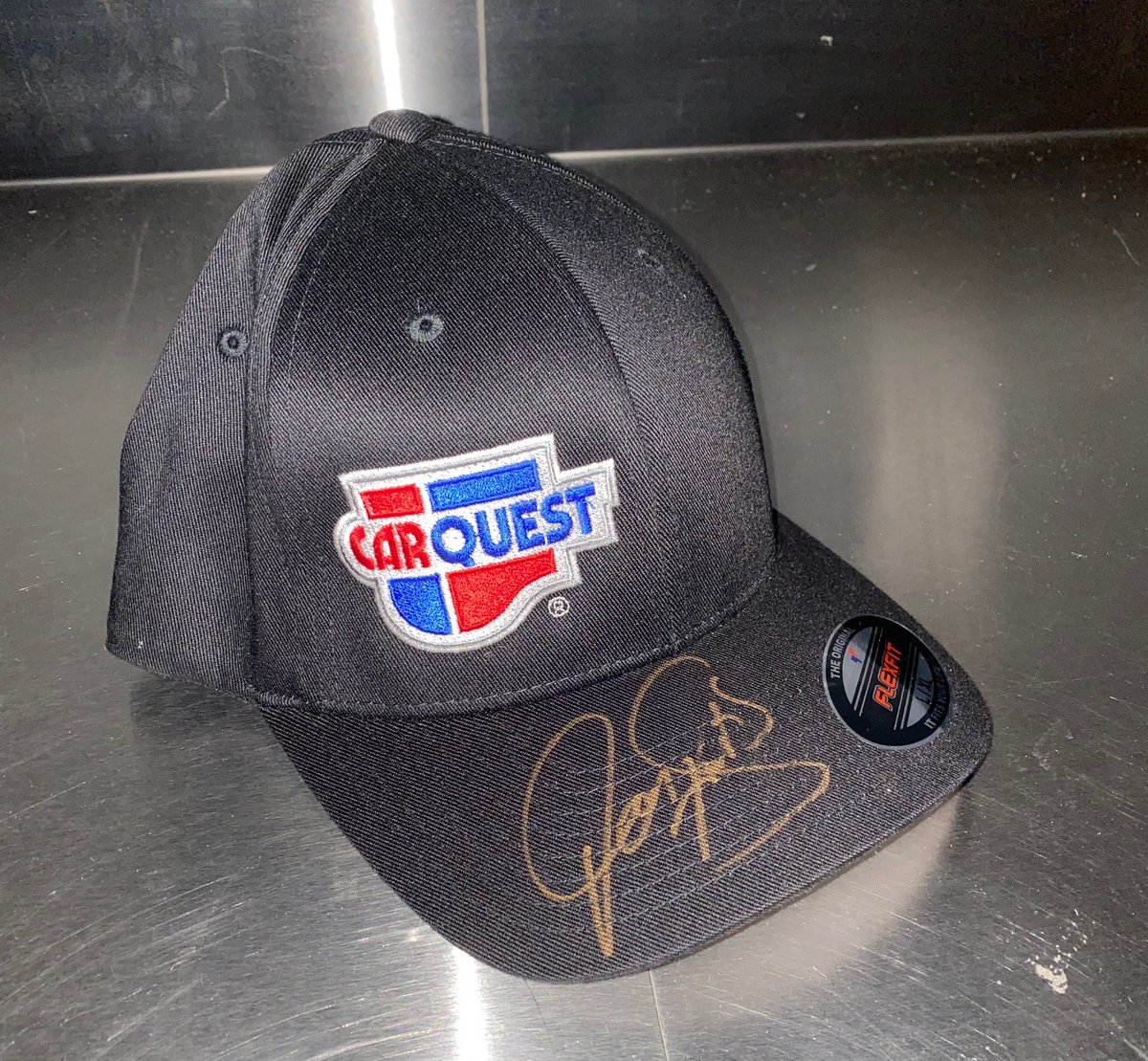 With the <a href="/WorldofOutlaws/">World of Outlaws</a> off for the weekend, here's some Twitter competition... 

WIN - #DonnySchatz autographed hat 🧢

To Enter: 

1) ❤️ &amp; Retweet this post. 
2)  Follow <a href="/DonnySchatz/">Donny Schatz</a> &amp; <a href="/Carquest/">Carquest Auto Parts</a> to be eligible to win.

*Winner to be announced on Monday, Feb. 15 @ 12 PM CT