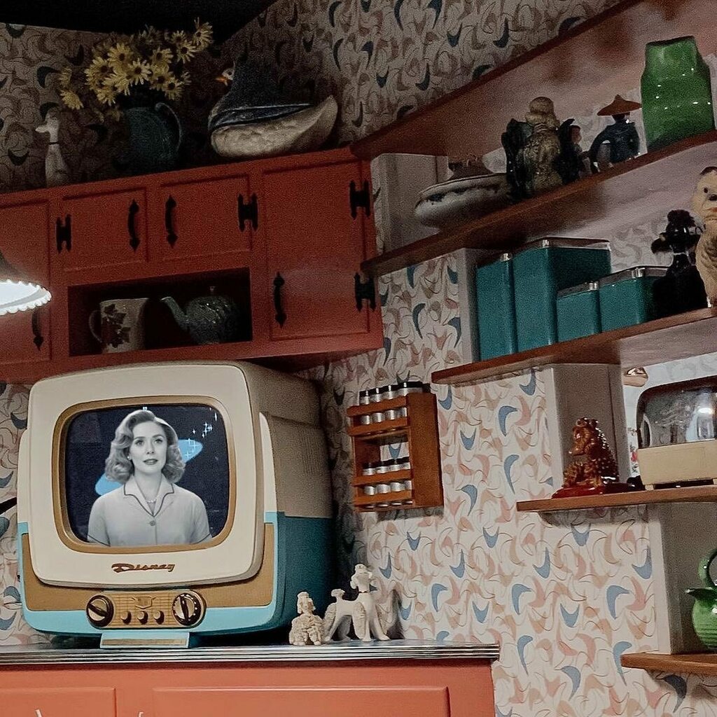ZaddCrew's tweet photo. #tbt from @amandainfantasyland
•
•
Love these vintage vibes and @wandavision on the 📺
•
•
Be sure to follow @amandainfantasyland for more Disney Magic and tag us or use #zaddcrew for your chance at a feature!
•
#50sprimetimecafe #disneyphotograph… https://t.co/RHOpRqz1GB https://t.co/sxsCJYDUEm