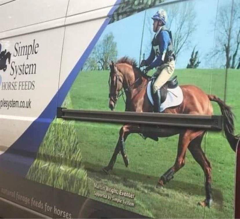 oldmanonahoss's tweet photo. Was 50m past this truck in Borough Green today thinking “lovely horse looks familiar” before I realised it was me! @SimpleSystemUK #gingerrocket https://t.co/hEVGP8Wp0o