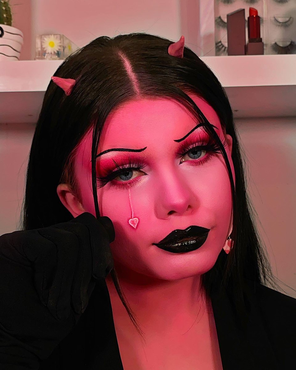 🕷 makeup.lois tweet media