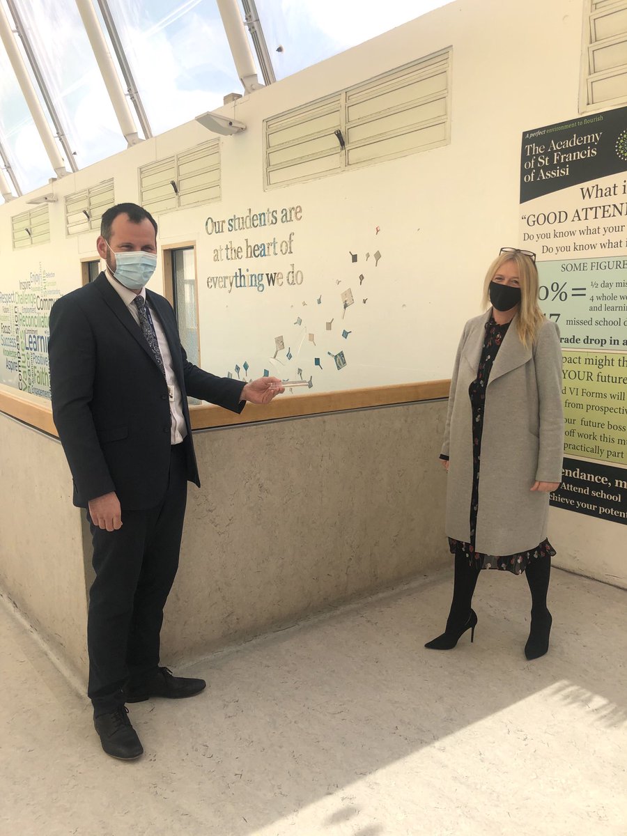 EducateAwards's tweet photo. Back delivering awards today and a lovely visit to ⁦⁦@ACADEMYSFA⁩ 

The sun was shining creating the perfect spotlight on our winning schools. 

⁦ ⁦@asfahos⁩ with ⁦@execededucate⁩ https://t.co/IpVFT7YSVz
