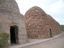 The Beehive Oven has been in use in Europe since the Middle Ages. It gets its name from its iconic domed shape, which resembles -- you got it -- a beehive.These ovens take a few hours to heat up, so they're great if you're looking for that slow burn to really drag things out.