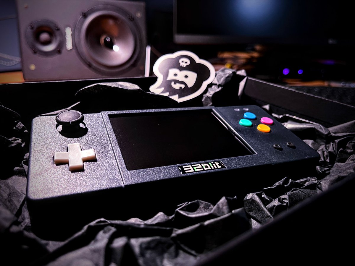 AntGodber's tweet photo. Hey @pimoroni @guru @Gadgetoid and the rest of the team. You have done an amazing job in creating the #32blit it looks gorgeous, it feels solid, it is a top tier handheld console. https://t.co/5crZYLZe08