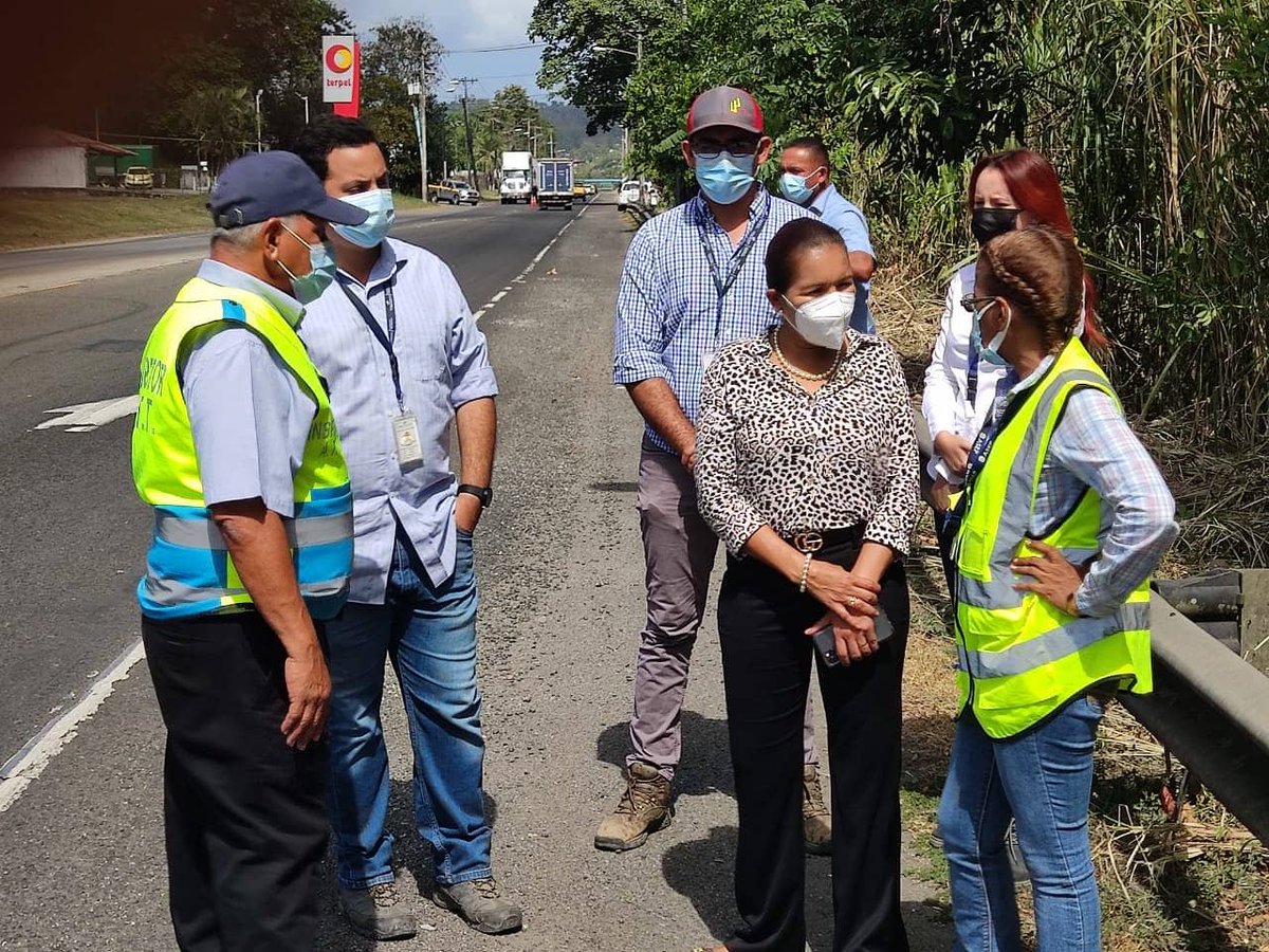 Recorrido por las calles en reparación, también viendo la implementación de alumbrados y señalizaciones, en Panamá Norte. #HDAlinaGonzález #PanamáNorte