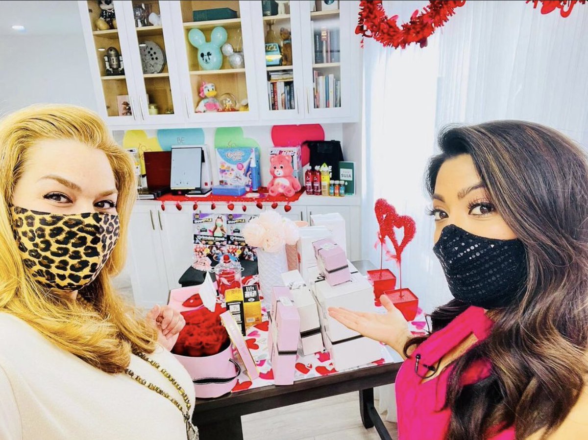 LA Unscripted (@ktlaunscripted) on Twitter photo Just call <a href="/mtelles/">Megan Telles</a> Cupid because she’s finding all the right ways to win hearts for Valentine’s Day Thursday on LA Unscripted 💘💝💘
Tune in tonight at 7pm or stream live on KTLA.com for all the gift ideas.
#ktlaunscripted #launscripted #valentinesday2021 #vday Just call <a href="/mtelles/">Megan Telles</a> Cupid because she’s finding all the right ways to win hearts for Valentine’s Day Thursday on LA Unscripted 💘💝💘
Tune in tonight at 7pm or stream live on KTLA.com for all the gift ideas.
#ktlaunscripted #launscripted #valentinesday2021 #vday