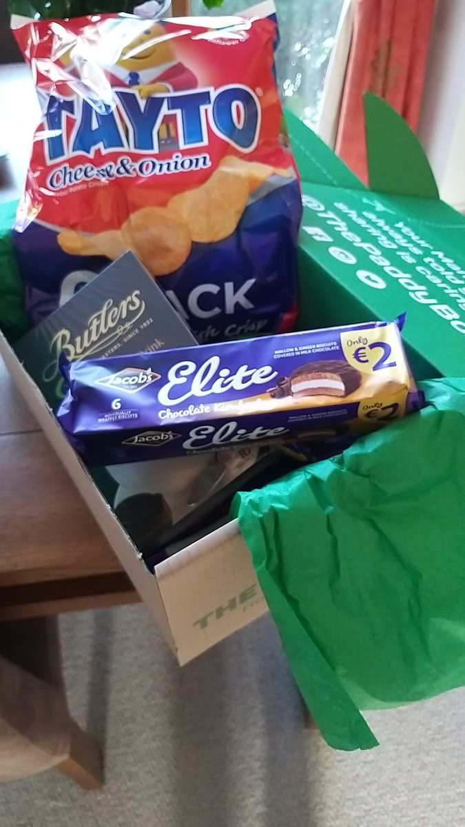 pollywollydoo's tweet photo. @The_PaddyBox when you are missing Dublin and your sister sends you a surprise 💚☘🇨🇮#paddybox https://t.co/dbK08Rn46A