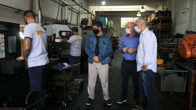 lanusnoticias's tweet photo. GRINDETTI Y JORGE MACRI SE REUNIERON CON COMERCIANTES GASTRONÓMICOS DE LANÚS https://t.co/7bbGLeTqcW https://t.co/l7YgpOq75G