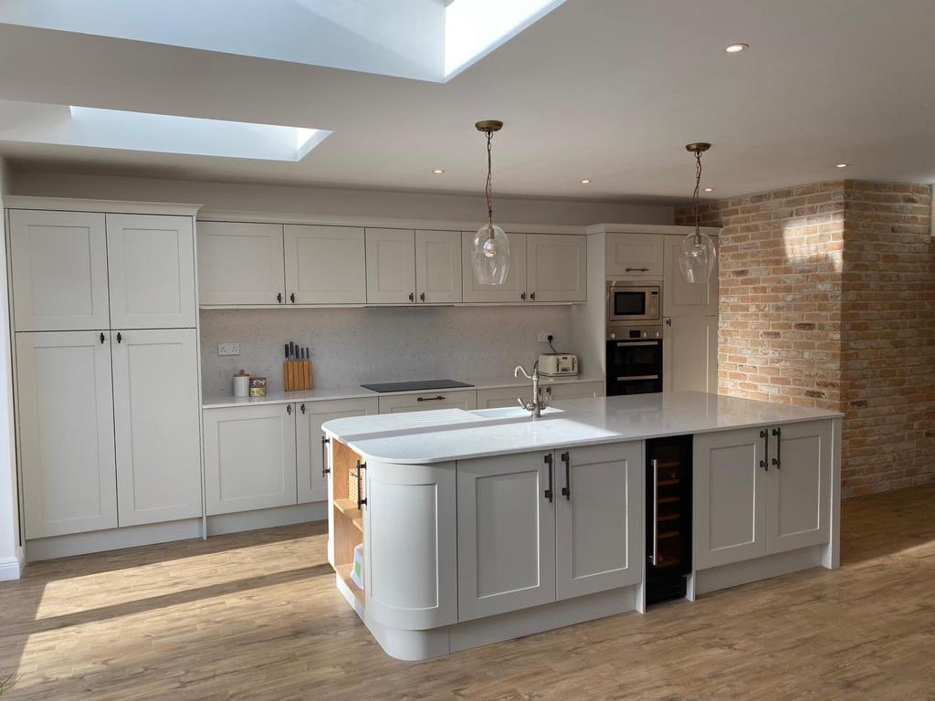 KitchensInspire's tweet photo. Marlborough Silk Painted Shaker Kitchen we designed &amp; installed using @Masterclasskitc . Quartz worktops with full height splashback in Lagoon @Silestone with @PerrinandRowe boiling hot tap. We also completed the flooring &amp; feature brick wall. #home #kitchen #worktops #kitchentap https://t.co/DyHQWDjIAE