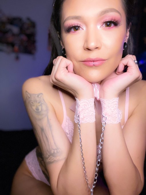 Make my day and tell me I&rsquo;m pretty 😍 https://t.co/i8lc0pFr5B<a href="/tag/manyvids"class="tags"><span>#manyvids</span></a>