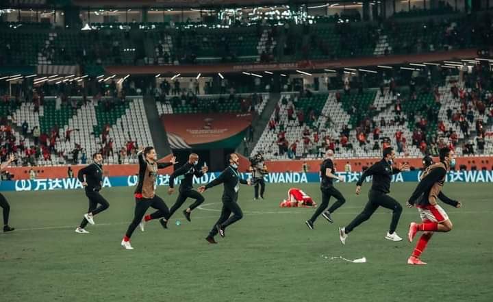 zeina597543121's tweet photo. #ادعم_مروان_محسن We love you ❤️ and we soo proud of you our hero 🦅❤️ https://t.co/chPqjg1UaO