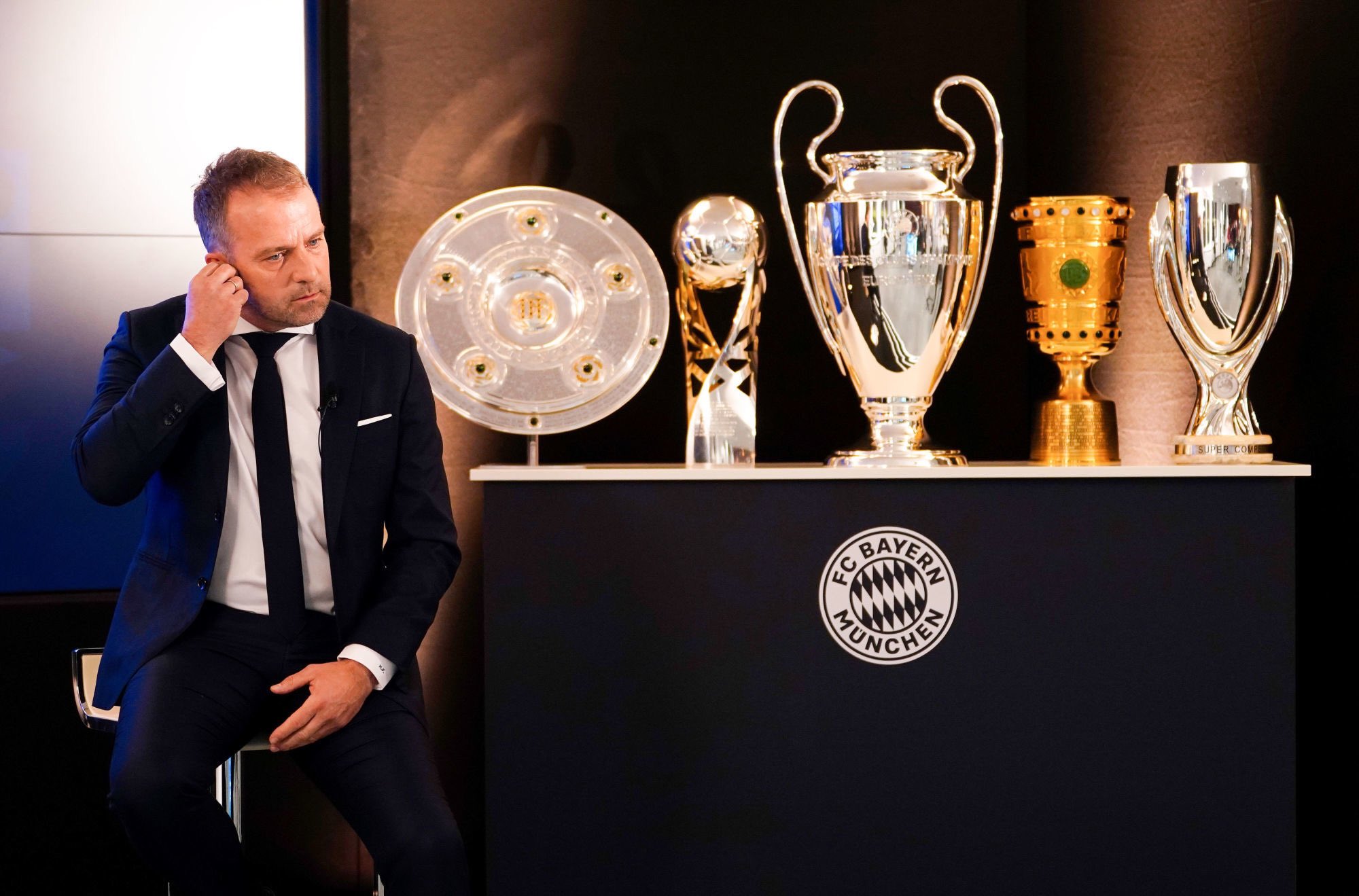 Football Tweet ⚽ on X: "Hansi Flick since joining Bayern Munich: 🇩🇪 68  matches 🏆 6 trophies One trophy every 11 matches on average. 👏🔥  https://t.co/nbN1tUQgnY" / X