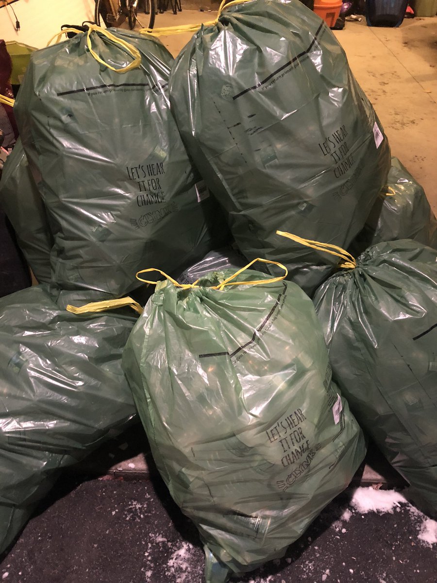 DemingMrs's tweet photo. @SchalmontCSD Every Schalmont Middle School and Jefferson Elementary student should have a CLYNK bag by the end of the day tomorrow! Fill it and dropped off at any Hannaford CLYNK station by March 28th to help your school $$$$! #clynkforschools https://t.co/bvkbr92Z5c