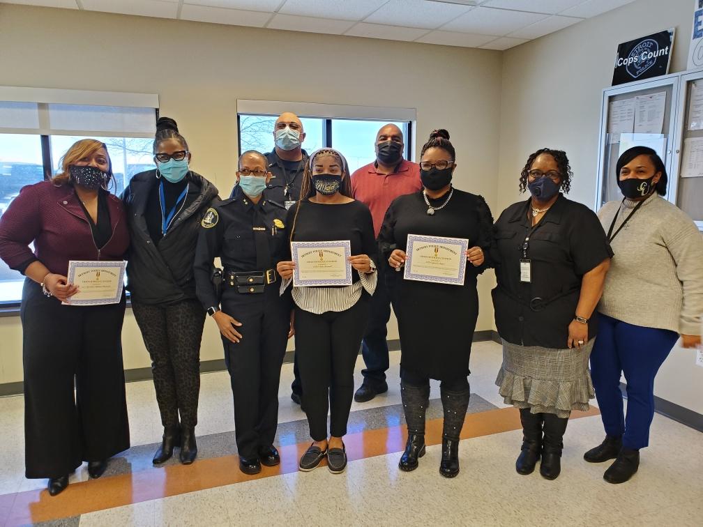 detroitpolice's tweet photo. Today, members of @detroitpolice 5th precinct, along with two 911 Operators and a Dispatcher, were awarded with the Chief's Citation by @ChiefJECraigDPD for their heroic acts of bravery. https://t.co/g569selFWr