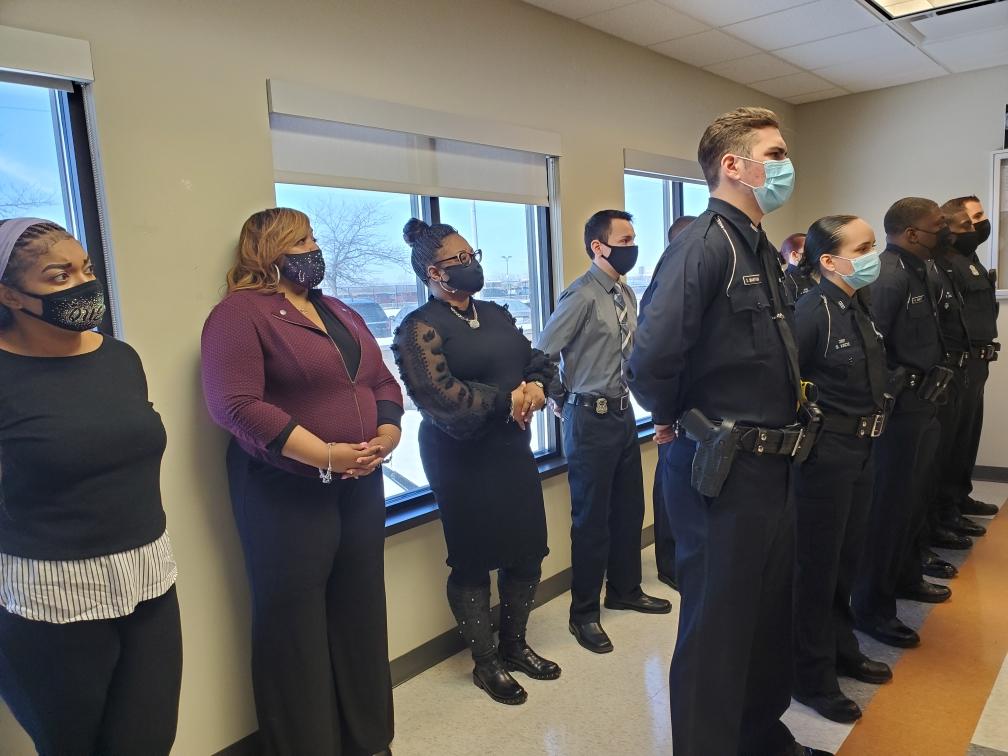 detroitpolice's tweet photo. Today, members of @detroitpolice 5th precinct, along with two 911 Operators and a Dispatcher, were awarded with the Chief's Citation by @ChiefJECraigDPD for their heroic acts of bravery. https://t.co/g569selFWr