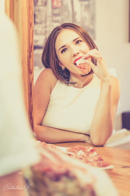 Looking at him like 🥰  👉 https://t.co/tWWCnNkuYB  #ItsALoveStory #PorUnMundoDelicioso https://t.co/W<a href="/tag/itsalovestory"class="tags"><span>#itsalovestory</span></a><a href="/tag/porunmundodelicioso"class="tags"><span>#porunmundodelicioso</span></a>