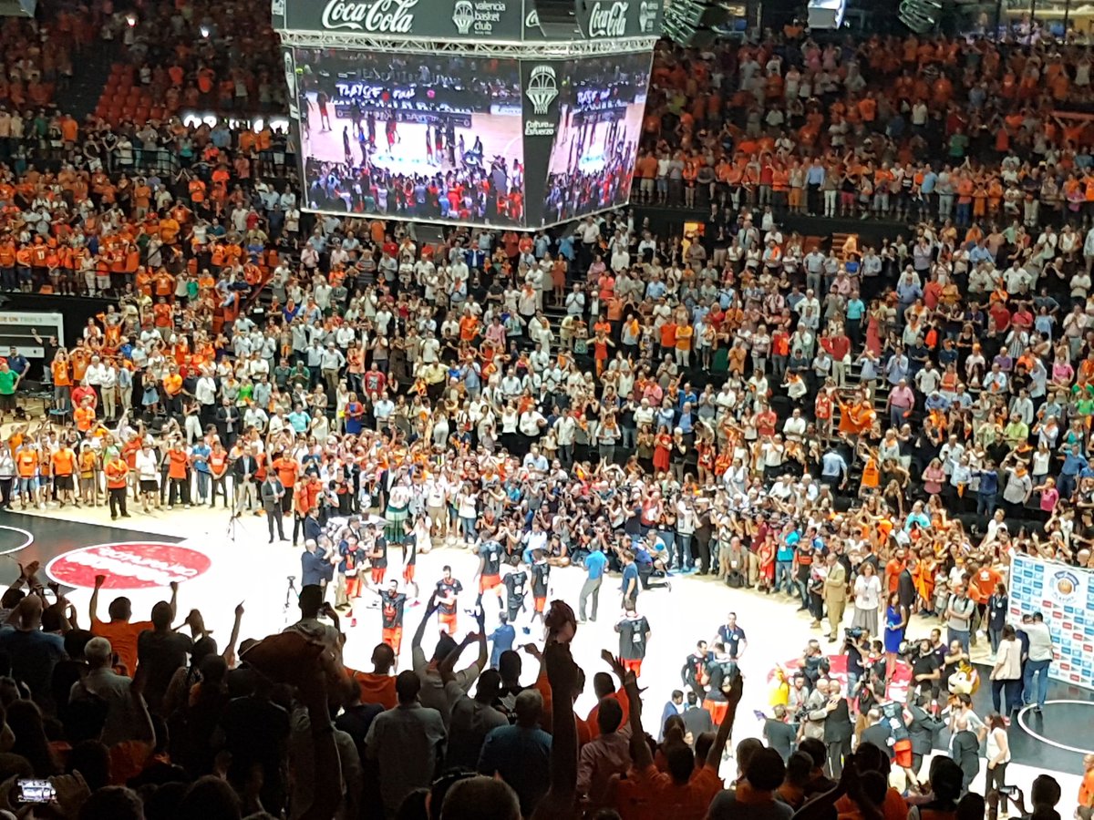 Amunnnnttt!! <a href="/valenciabasket/">Valencia Basket Club</a> 💪💪💪💪💪 #copaACB