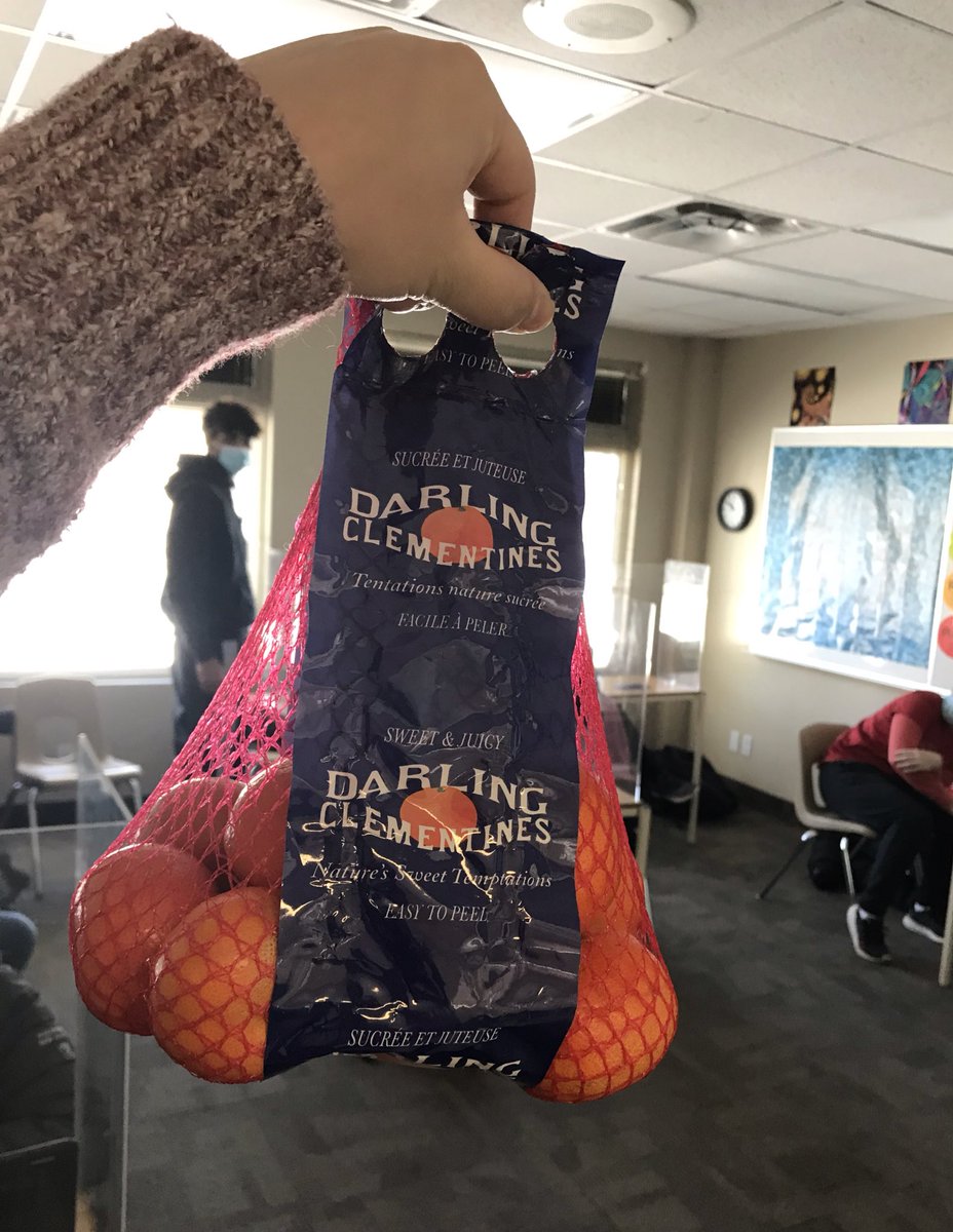 Brought in clementines and a bit of my cultural background. My students and I were able to talk about how the Cantonese word 桔 (mandarin oranges) and 吉 (good fortune) are part of a Lunar New Year tradition! #HappyLunarNewYear2021