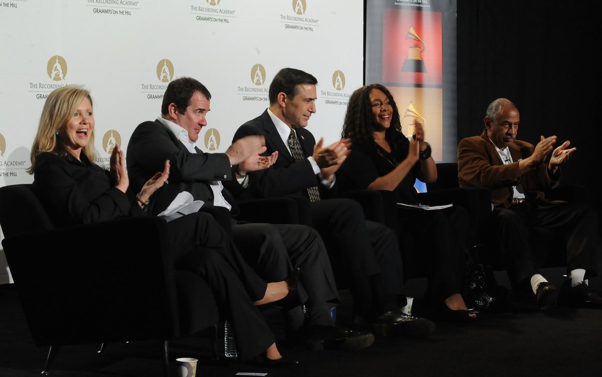 GRAMMYAdvocacy's tweet photo. From empowering other advocates to lobbying for the passage of the #CLASSICSAct and the #MusicModernizationAct, Mary Wilson’s legacy will include her passionate advocacy on behalf of all music creators. https://t.co/jynXF3MfGt