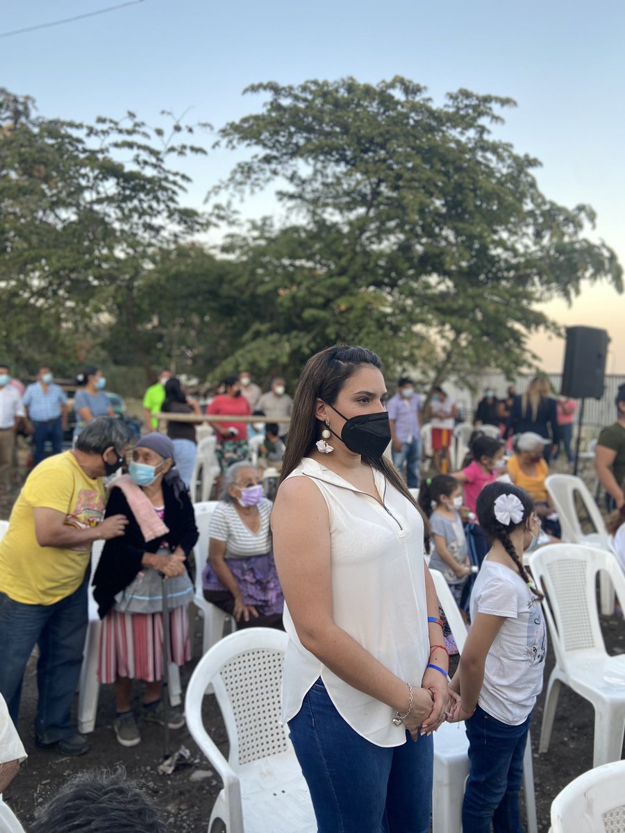 karlabmoncada's tweet photo. Los tecleños damos fe de la ineficiencia de ANDA. 
Hidrotecla, gran iniciativa de @rdaubuisson para darle soluciones a las necesidades de sus ciudadanos. Cuenten con mi apoyo en obras como estas que traen tanto beneficio.

#SantaTeclaNosUne
#ElTurismoNosHaceGrandes 
#VotaCasilla6 https://t.co/hhiifRojxp
