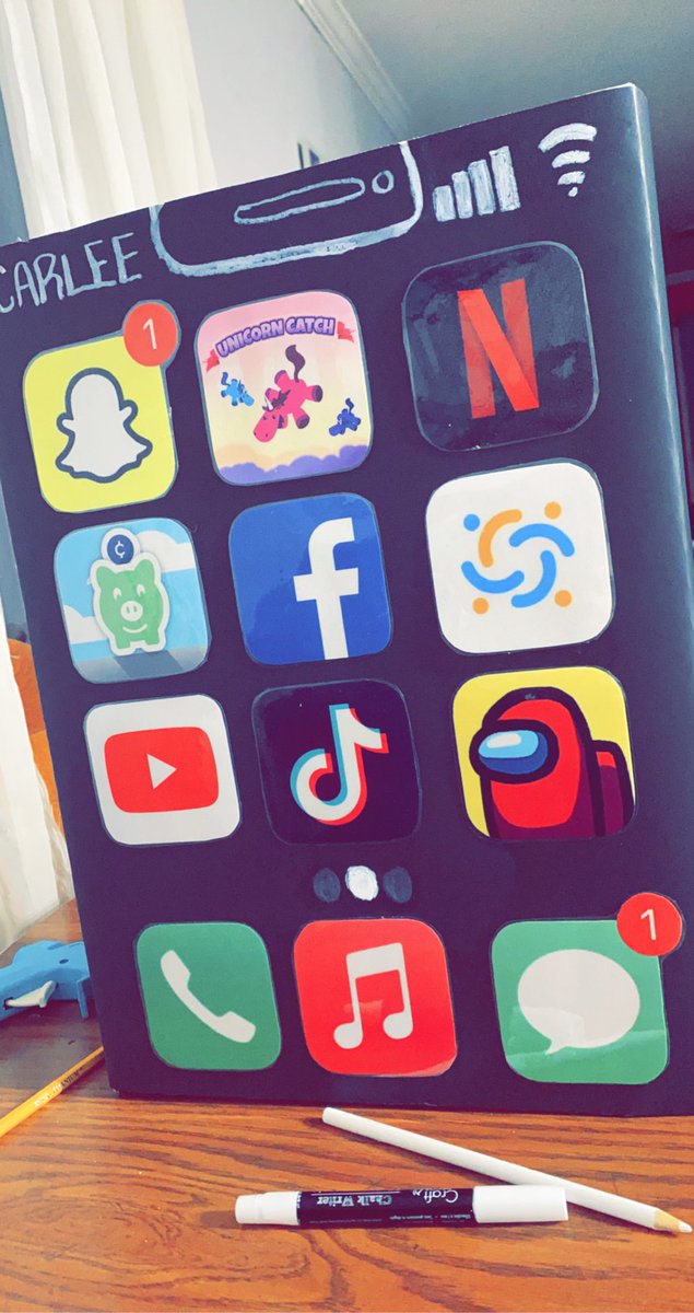 My Carlee Fayes Valentines Day box! With all her fav apps! Can’t forget Unicorn Catch!!!! 😆  @jennyMcBride <a href="/Shonduras/">Shonduras</a> <a href="/aforadley/">A For Adley</a>