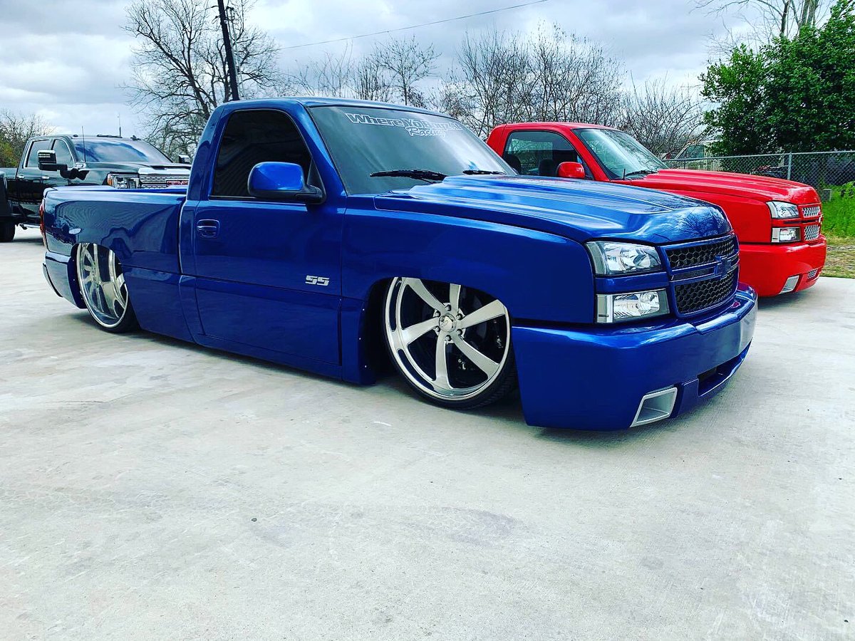 jimenez10inc's tweet photo. Truck Tuesday
Follow: @jimenez10inc
#trokasperronas #droppedsilverado #trokiando #trucking #crewcab #chevysstruck #gm #chevroletsilverado #chevroletperformance #singlecab #redtrucks #vortec #vortecmax #truckin #truckinaround #truckinglife #noquema #dropped #Dub #bluetruck https://t.co/uxByGG7Y6X