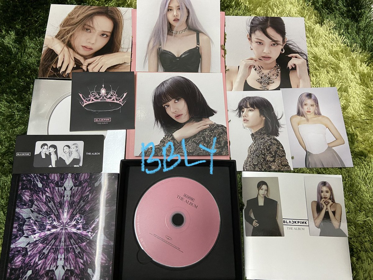 7hunbun's tweet photo. WTS 7hunbun BBLY @bloombluely Readystock

▫️Blackpink unsealed THE ALBUM ver 2 full set rm 78wm | rm 86em
▫️BTS  MOTS7 ver 2 (w namjoon pc) rm 68wm | rm 76 em
▫️BTS Memories 2019 rm 195 wm

📩DM to buy/ any enquiries https://t.co/v46X9akU5p