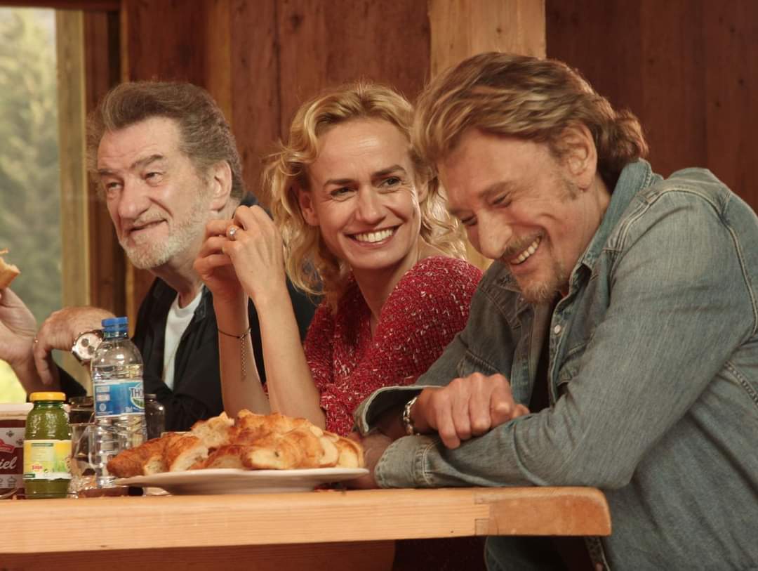 TheTiti85's tweet photo. #SalaudOnTaime sur @C8TV : un très beau rôle pour notre @JohnnySjh... 💙💙💙 https://t.co/30kzz1gOqn
