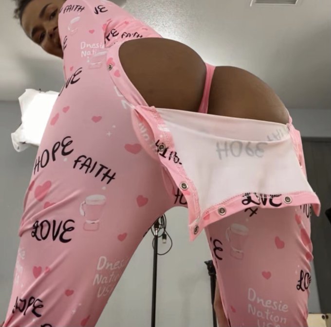 LOL 💘 Put it in my flap babyyyy!! hehehe  @RealRKofficial https://t.co/MbTrUgunIS<a class="tags" href="/tag/realrkofficial">@realrkofficial</a><a href="/tag/mvsales"class="tags"><span>#mvsales</span></a>