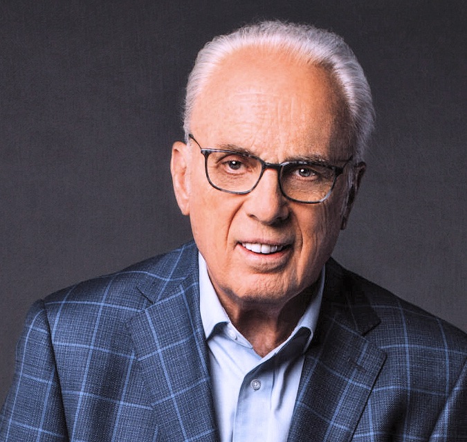 Phil_Johnson_'s tweet image. 52 years ago today was John MacArthur’s 1st Sunday as pastor of Grace Community Church. Over 5+ decades, he has faithfully preached through every verse in the NT and produced commentaries on every NT book. It’s a record of diligence that will surely bear fruit for generations.