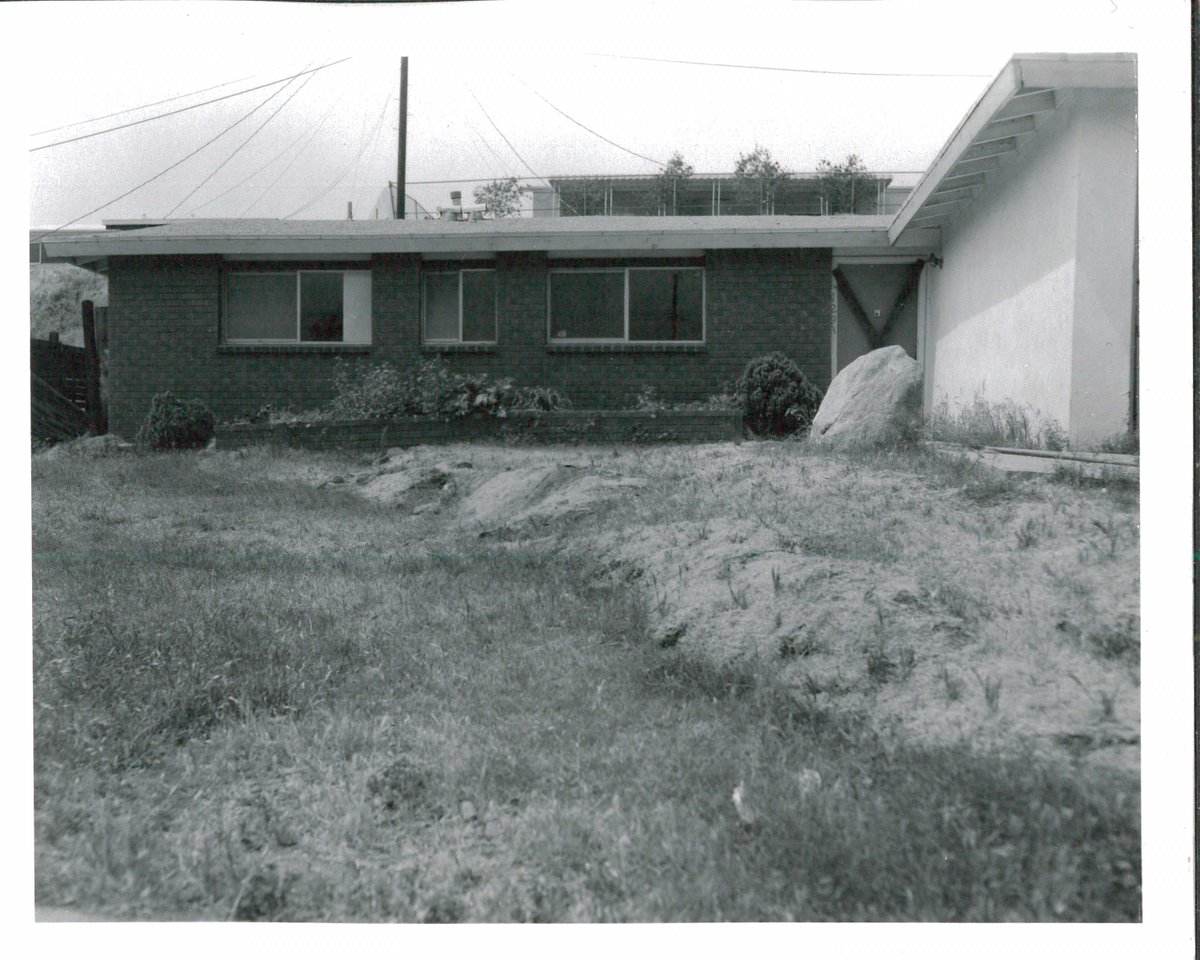Active surface faults run thru deserts & mountains, but the biggest concern is where they run thru cities & neighborhoods. Early in LA's history people didn't know to look for them, so they built everywhere. Eventually, some bldgs ended up directly on them. 6/