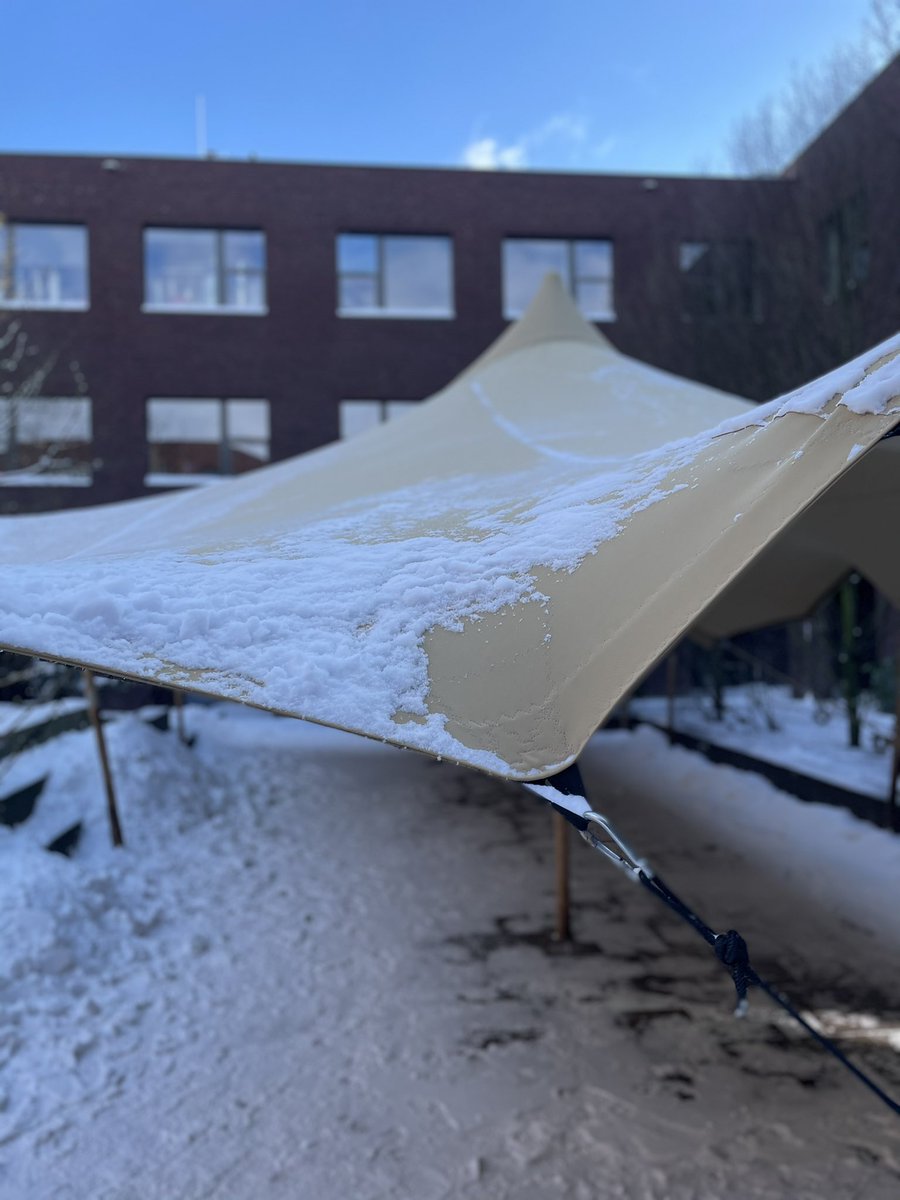 ❄️Sneeuwtenten❄️, sindskort nieuw in ons assortiment😆😎We hebben in deze periode veel tenten uitstaan bij onze klanten. Al plaatsen we de beste kwaliteit stretchtenten, ook voor onze tenten is er een maximum aan extra gewicht wat ze aankunnen.  #sneeuwruimen #bosverhuur