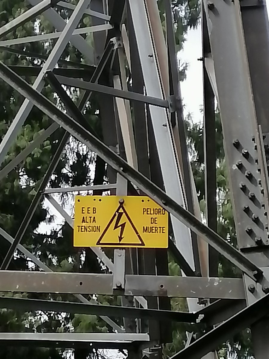 <a href="/jkamelot12/">xkamelot.</a> <a href="/bbcmundo/">BBC News Mundo</a> <a href="/dw_espanol/">DW Español</a> <a href="/FrancePress1/">FrancePress</a> Tendidos de EEB (alta tensión) que mereció concepto que requirió la <a href="/ANLA_Col/">ANLA</a> para el sendero las mariposas, y que decían que no había traslape en la única respuesta que subieron al VITAL, ah! sinvergüenzas <a href="/PGN_COL/">Procuraduría General de la Nación</a> (si es que les importa) <a href="/mesacerros/">Mesa de Cerros</a> <a href="/MinAmbienteCo/">MinAmbiente Colombia</a>