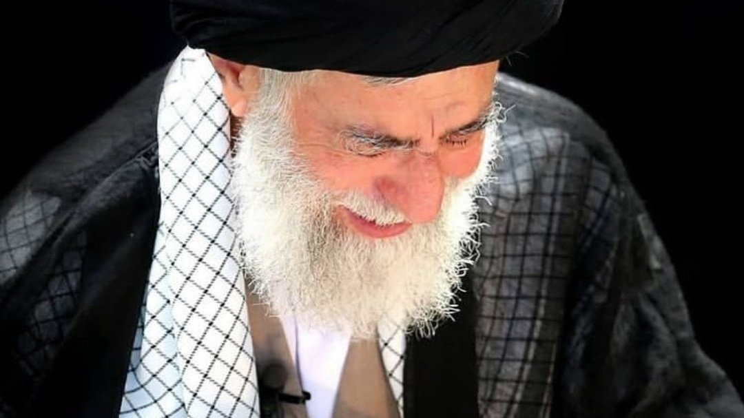 KiteRunn's tweet photo. آقا جان، مولای من، ما #از_شما_بیزاریم . باید کیو ببینیم!؟ https://t.co/kQTN7MQAgN