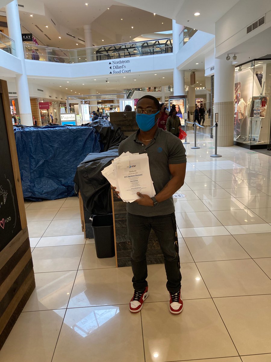 Out here in the Kenwood Towne Centre doing some Flyer Drops #ATT #Weouthere