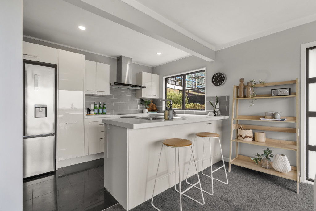 DebMcCool's tweet image. #newlisting 3/24 Hastings Rd, Mairangi Bay
• Panoramic sea and urban views
• 3 bed/2 bath/living room/dining room/double carport 
• Kitchen and bathrooms recently renovated
• Conveniently close to Mairangi Bay shops and beach
• Zoned for excellent schools    ph; 021 660 459