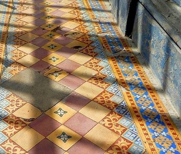 Victorian Web (@victorianweb) on Twitter photo #TilesOnTuesday Part of Pugin's Minton tile paving still in place at Alton Towers, with shadows from the conservatory roof on a sunny day. victorianweb.org/art/architectu… #TilesOnTuesday Part of Pugin's Minton tile paving still in place at Alton Towers, with shadows from the conservatory roof on a sunny day. victorianweb.org/art/architectu…