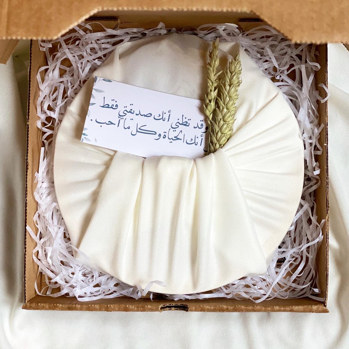 white__stitch's tweet photo. "تجيئينَ عطراً كطيبِ الحياة
كزهرٍ بهيٍّ كما الياسمين."
-صُنعت يدوياً بِحُب♥️

#تطريز_يدوي https://t.co/fu9x4eOR1W