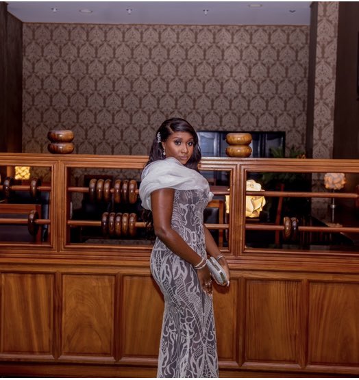 chiamaka_mads's tweet photo. Hey guys, my name is Chiamaka Madubuike and I own Zie’s. I make wigs and clothes. Check out @zieshair and @ziesclothing on instagram ❤️ https://t.co/C2IQ6HpMLT