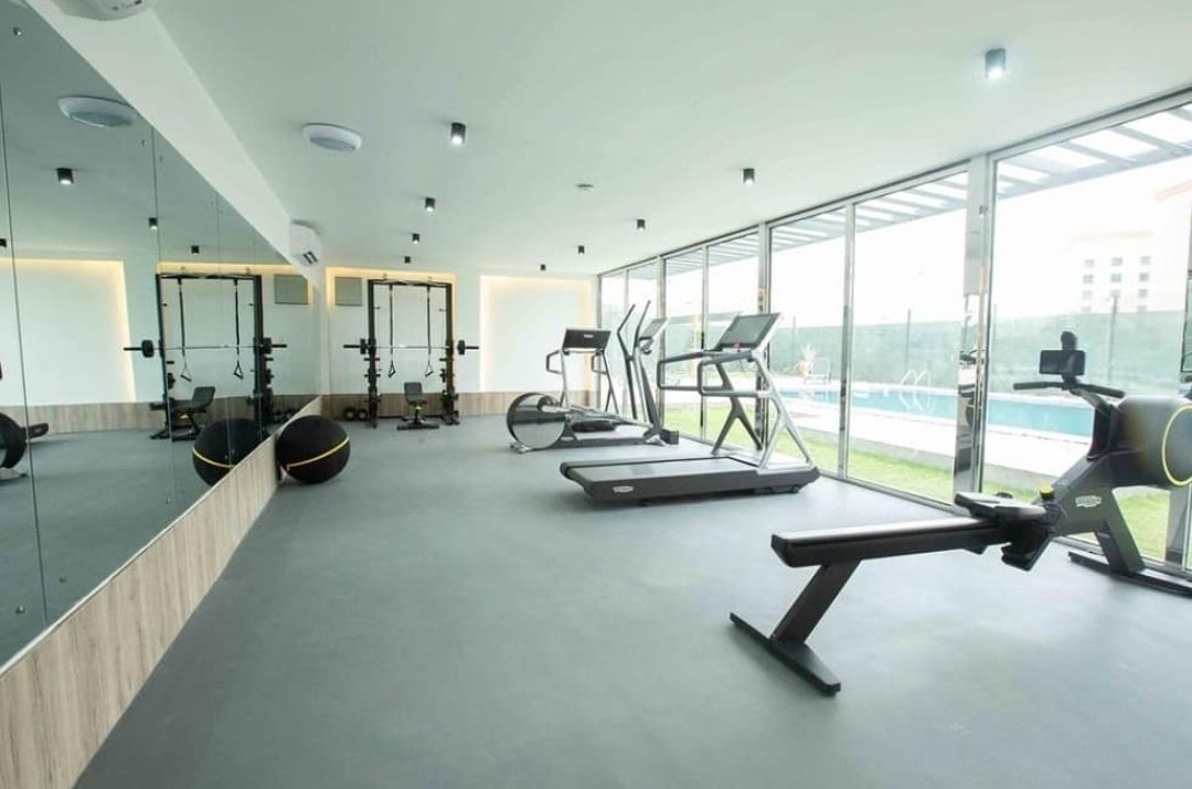 NgBehere's tweet image. Great going @HenshawKate your consistency &amp;amp; determination is an encouragement to many. 

Anytime you're in the city of Abuja - we @NgBehere would love to offer you free workout sessions at our Technogym. We look forward to welcoming you. #ToneItTuesday