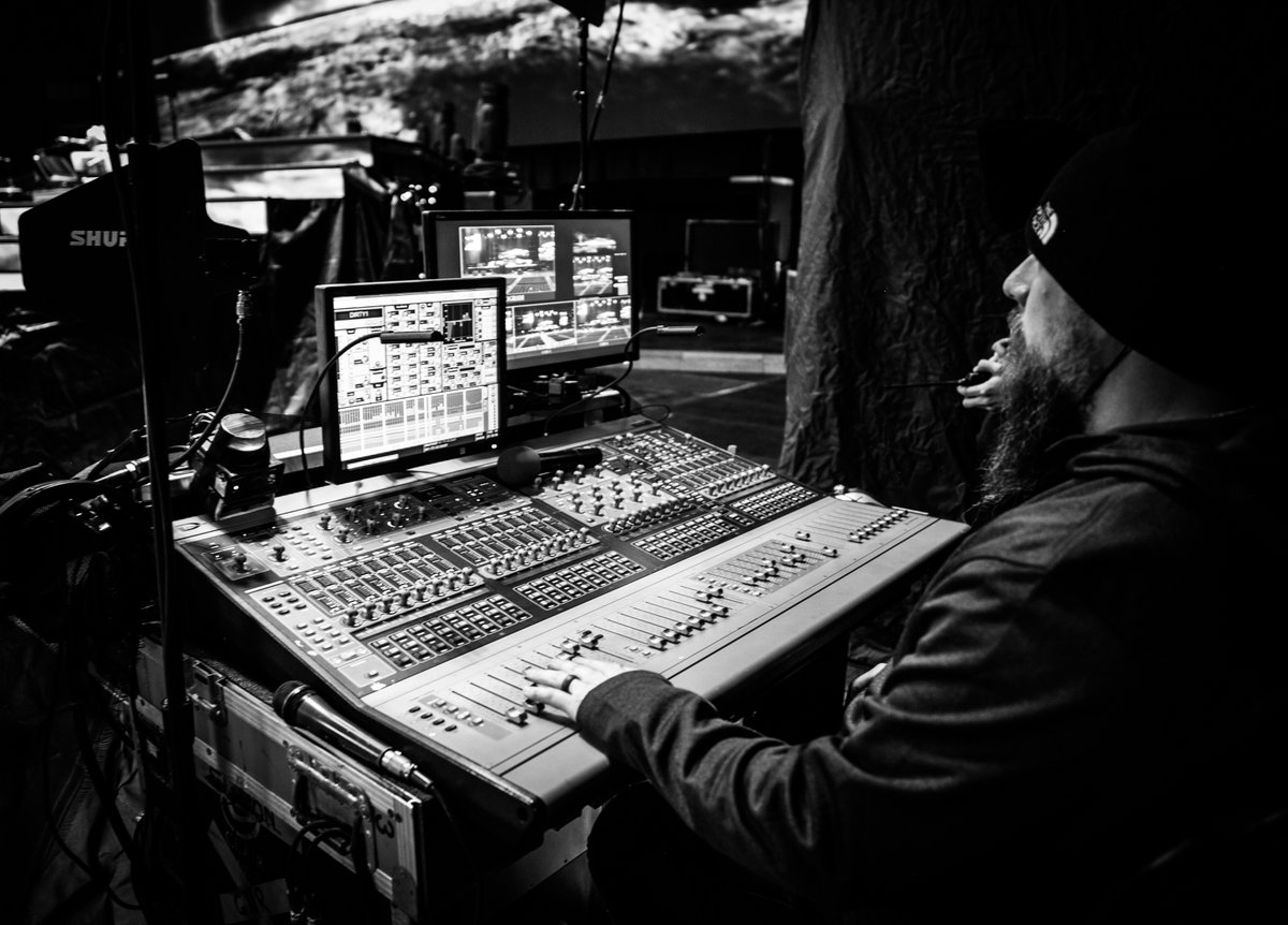 Guns N' Roses tweet media