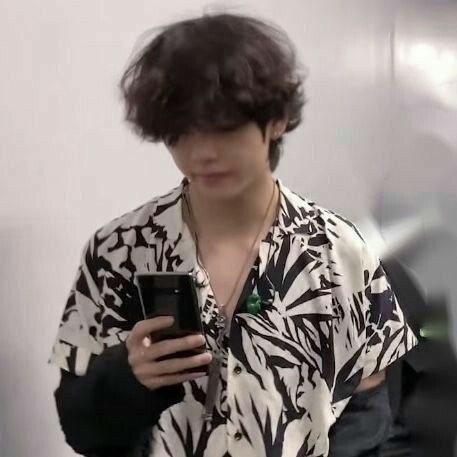 seokies1vr's tweet photo. #vminkookau where Omega Jimin wakes up to his face everywhere only to find out it alpha couple claims to have dreamt of him. https://t.co/vreuKkFZI1