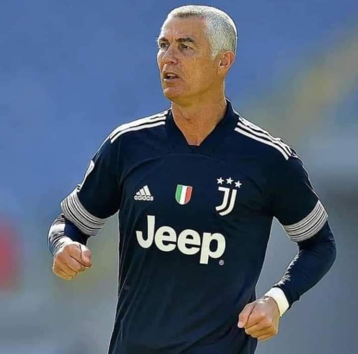 Pinturhouse's tweet photo. #JuventusInter #Ronaldo @Cristiano https://t.co/sxJA9G7iEb