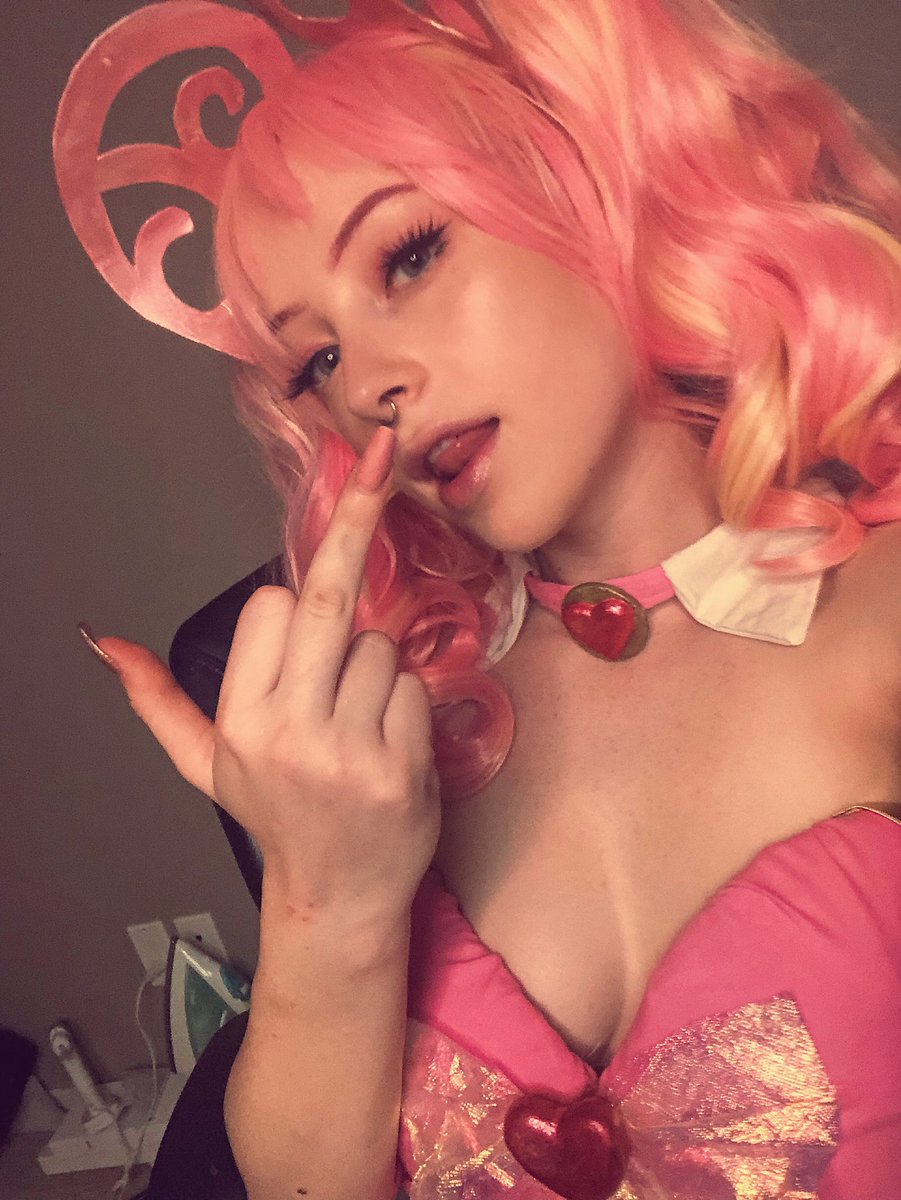 Been playing Huniepop 2 all day so I gotta share some Kyu selfies #cosplay ...