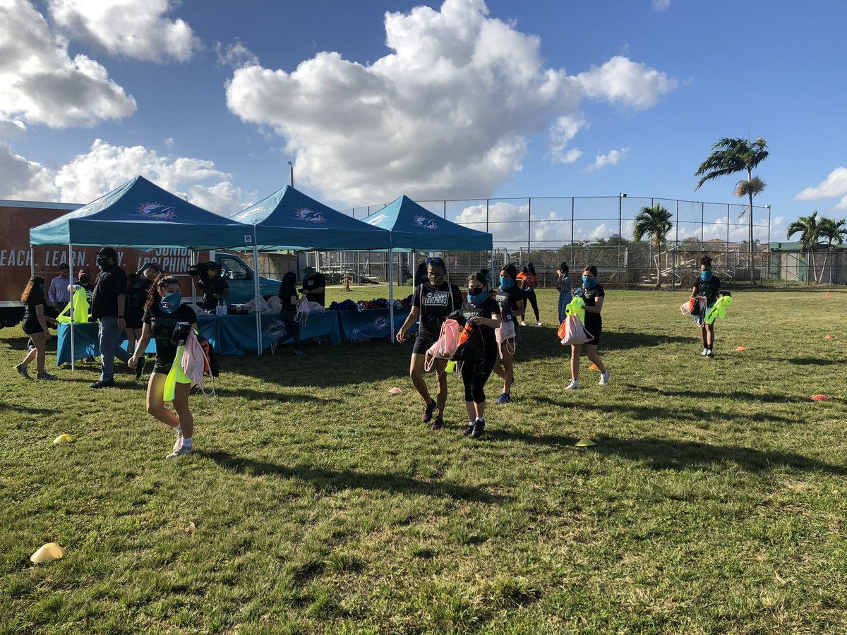 FelixVarelaHS's tweet photo. We would like the #Thank The @MiamiDolphins for coming out to our facilities, meeting and recognizing our Girls Flag Football team and providing them with #Awesome #Gear! @MDCPSSouth @MiamiSup #PositiveRelations #CommunityRelations #FinsUp https://t.co/ijpxstv2Ic